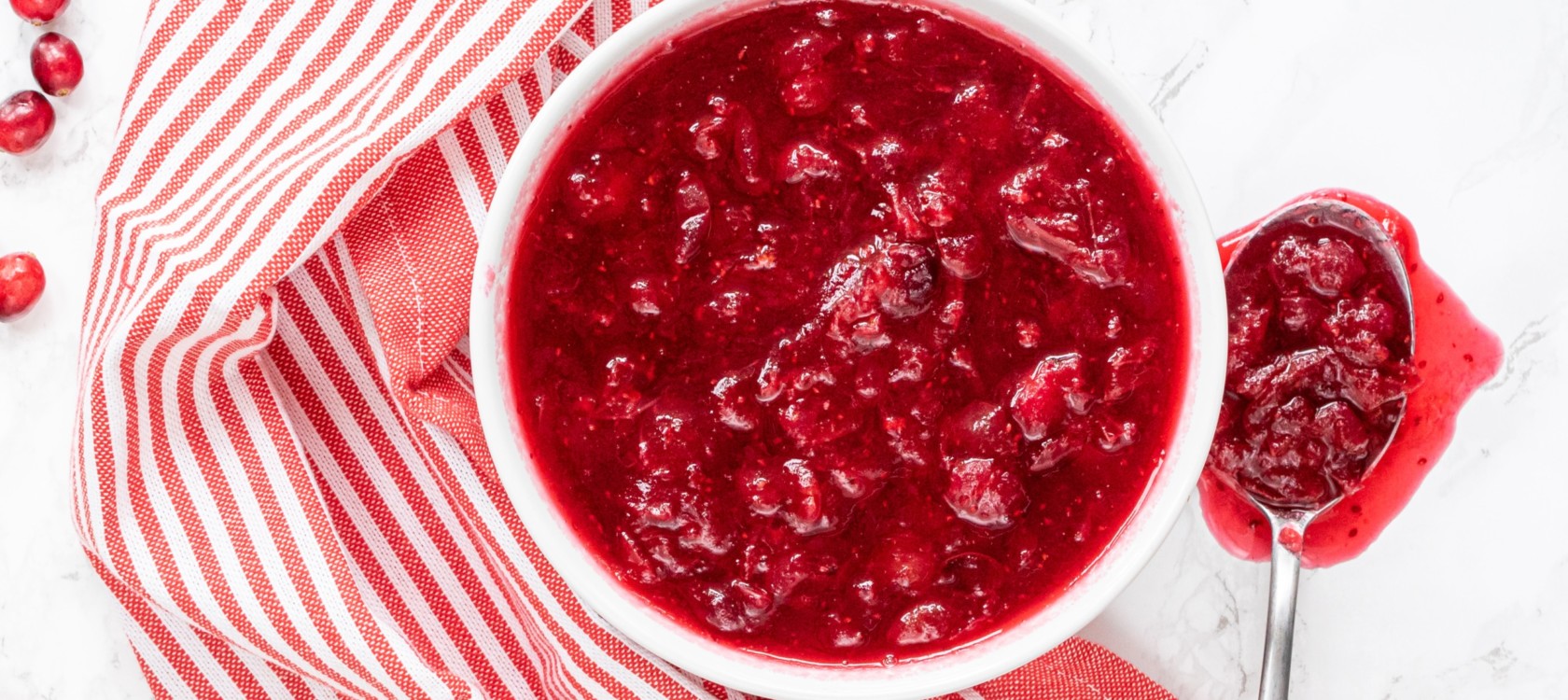 2-Ingredient Homemade Cranberry Sauce