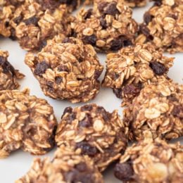 3-Ingredient Oatmeal Banana Bites