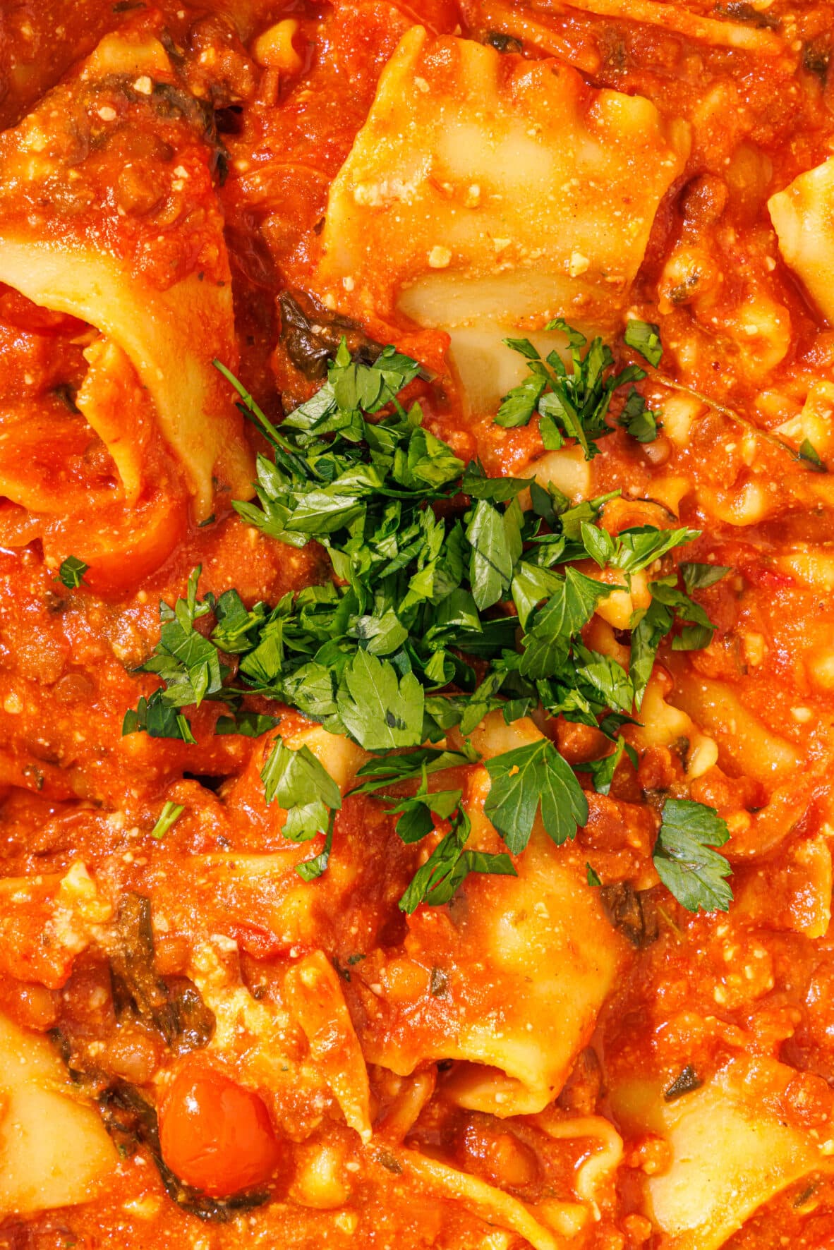 Lasagna Soup (with vegan ricotta and garlic knots!)