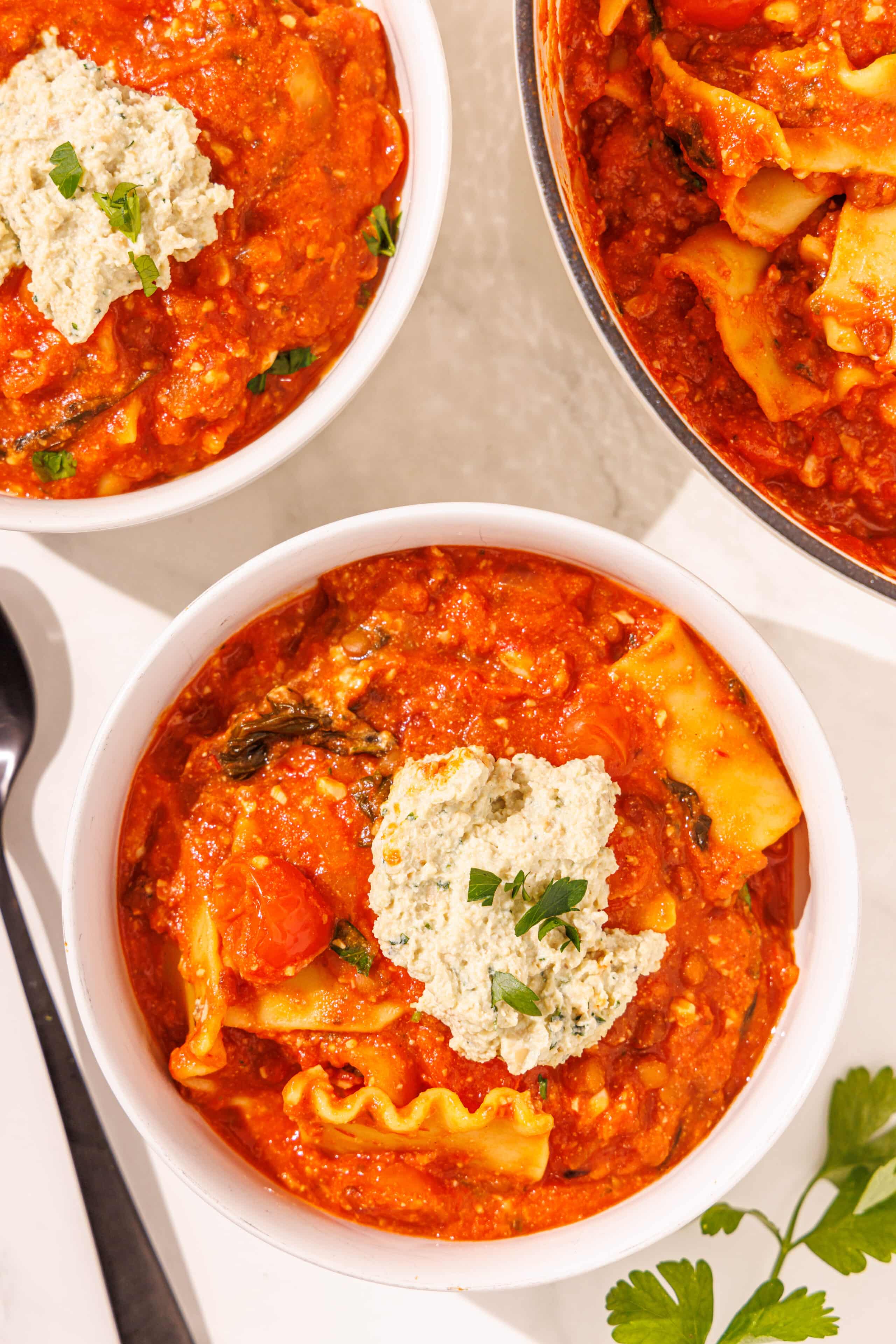 Lasagna Soup (with vegan ricotta and garlic knots!)