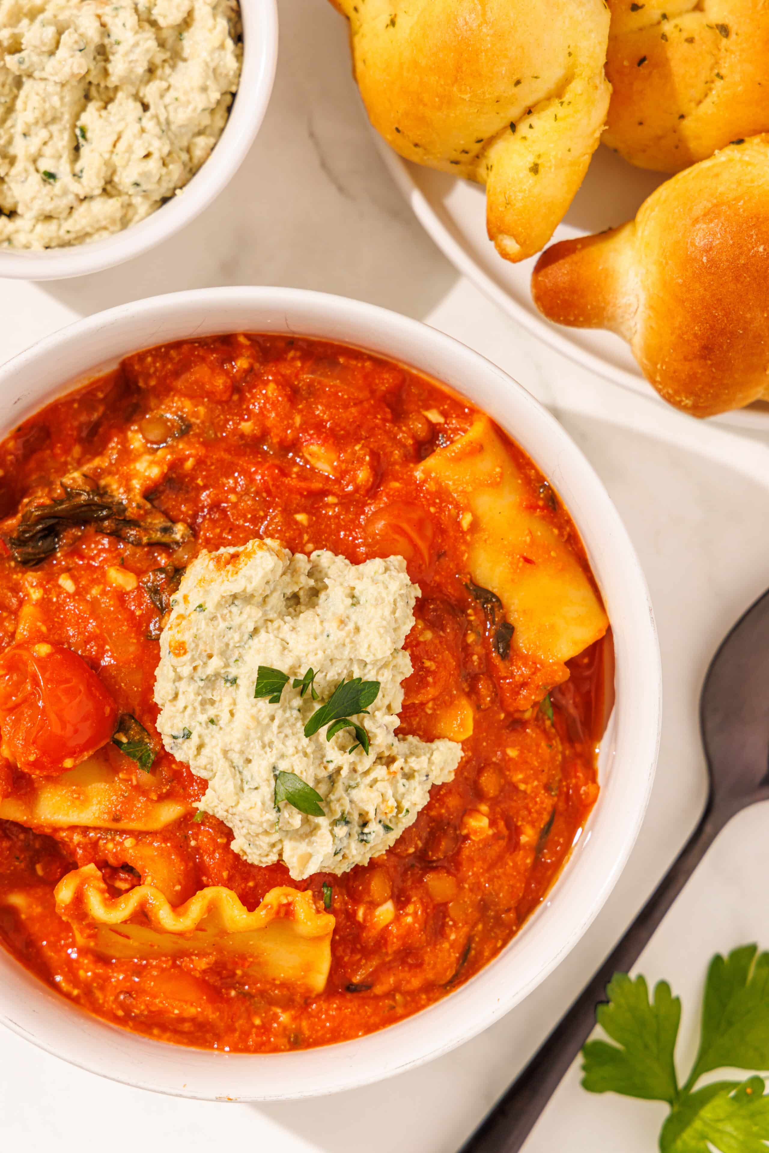 Lasagna Soup (with vegan ricotta and garlic knots!)